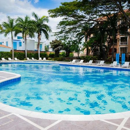 Hotel Penon Suites 吉拉尔多特 外观 照片