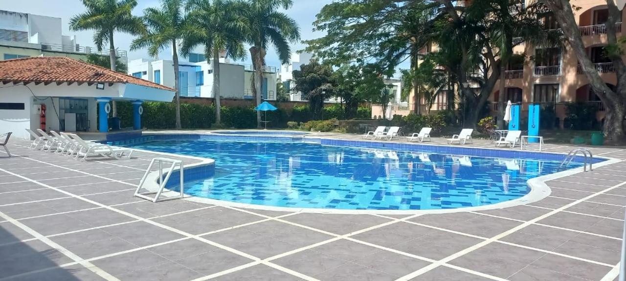 Hotel Penon Suites 吉拉尔多特 外观 照片