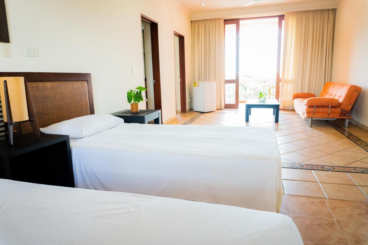 Hotel Penon Suites 吉拉尔多特 外观 照片