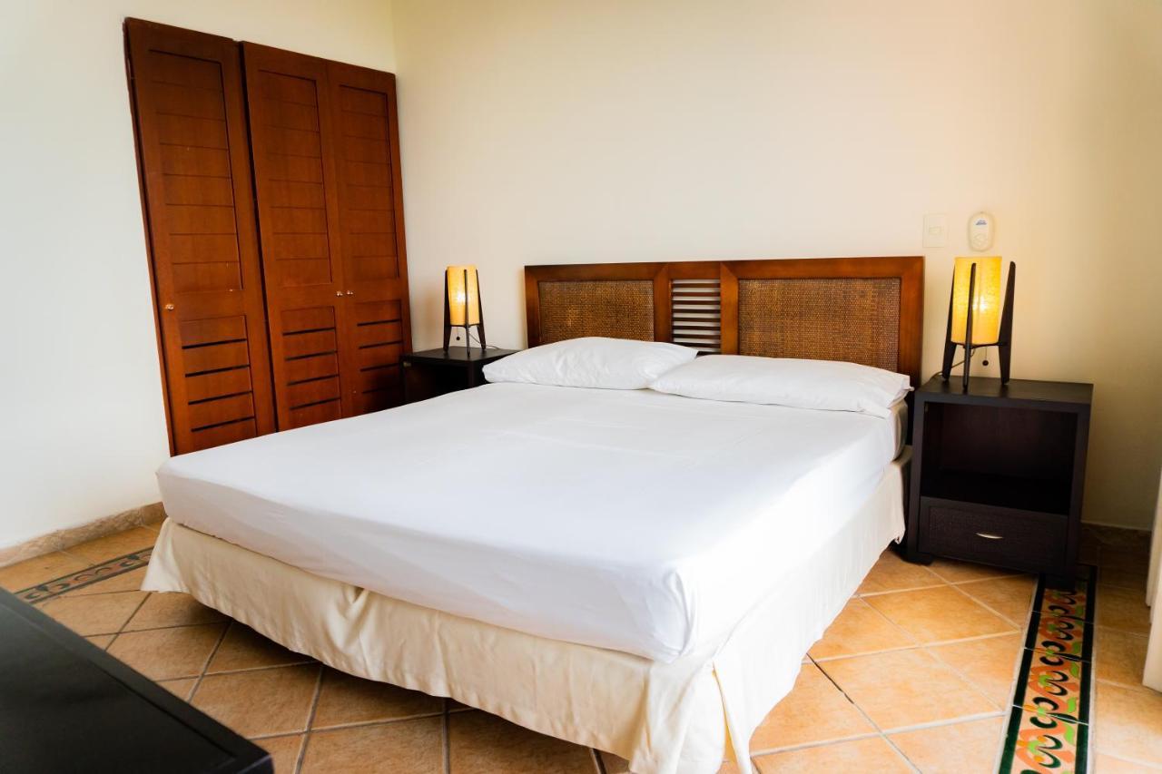 Hotel Penon Suites 吉拉尔多特 外观 照片
