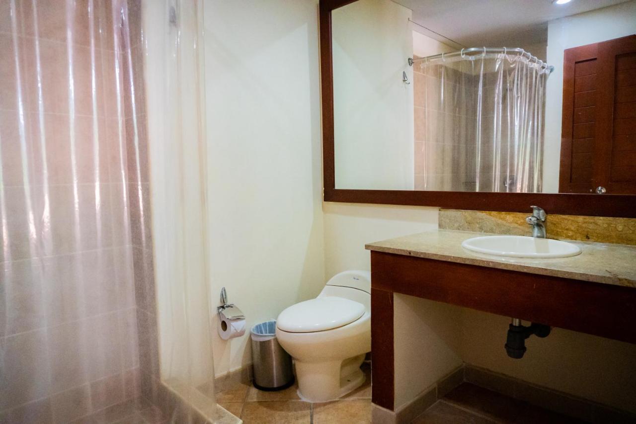 Hotel Penon Suites 吉拉尔多特 外观 照片