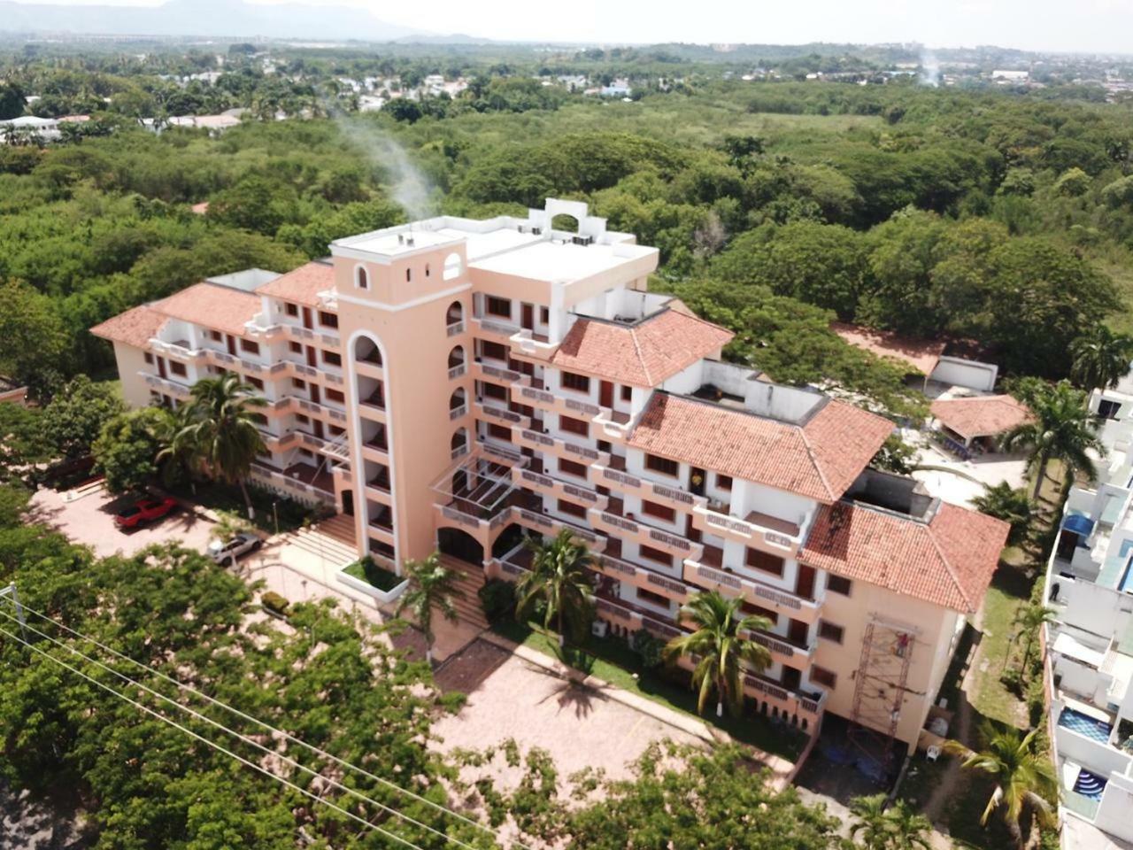 Hotel Penon Suites 吉拉尔多特 外观 照片