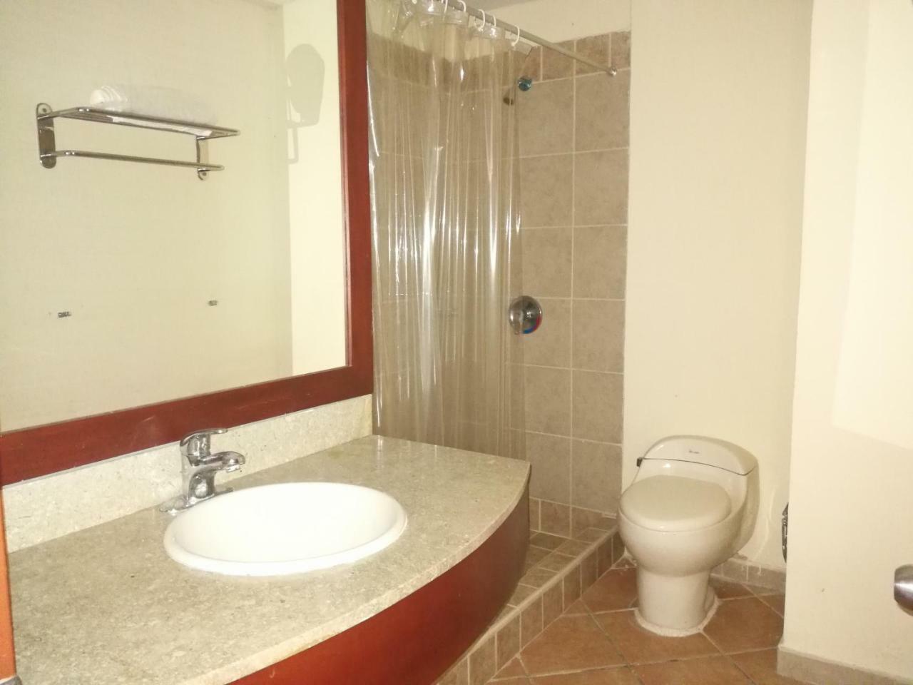 Hotel Penon Suites 吉拉尔多特 外观 照片